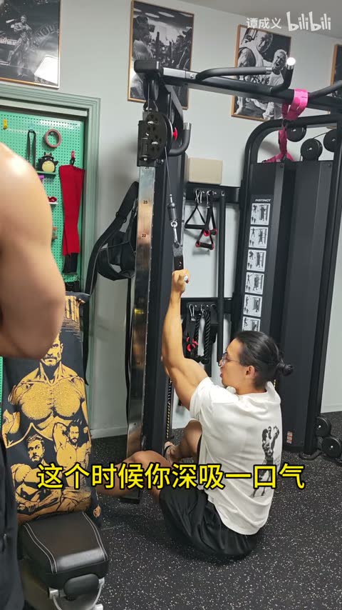 单手绳索下压、腕位与躯干的来源画面